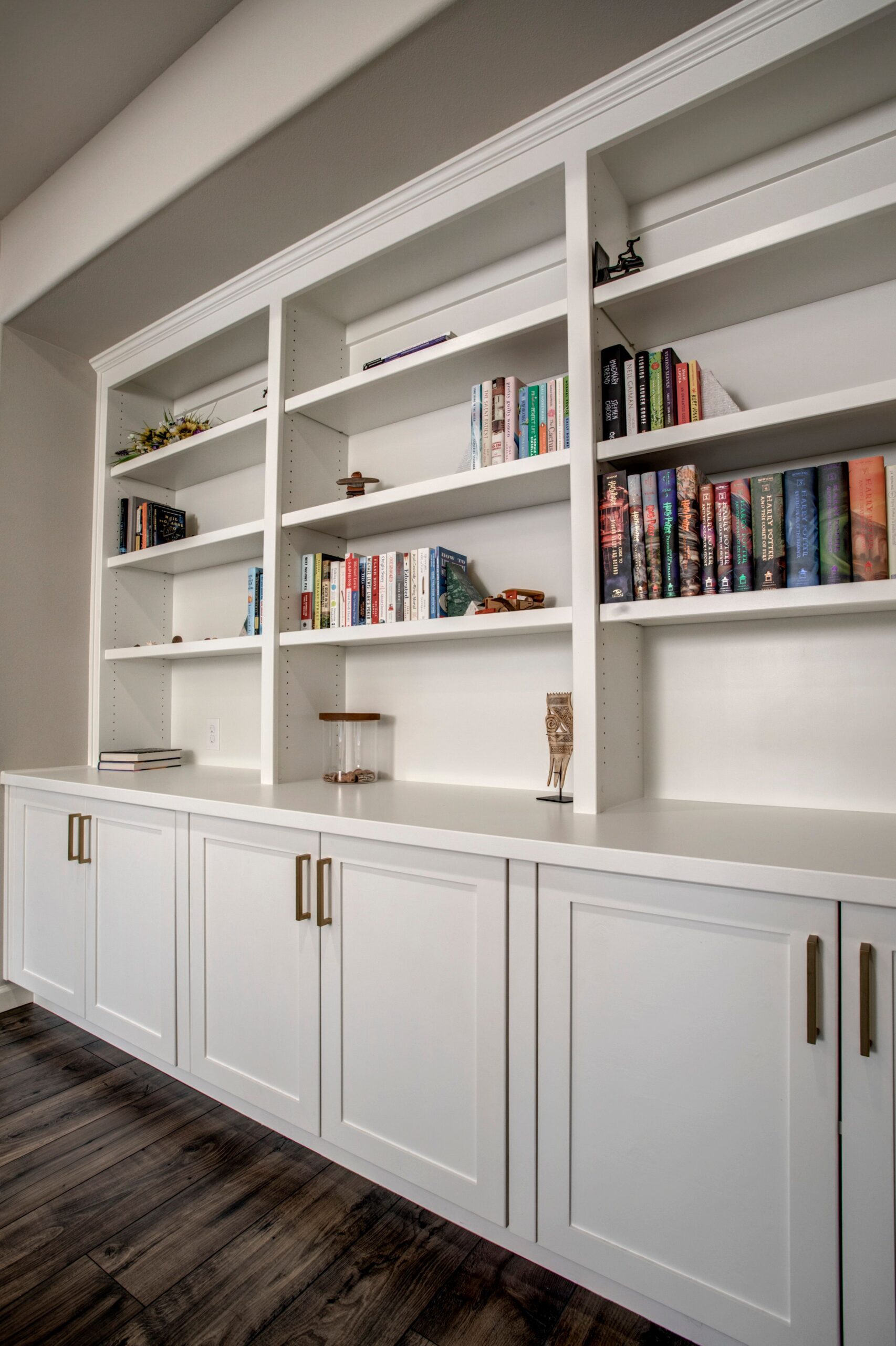 Built-In Painted Bookcase - Shelves
